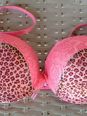 Bra 85B new, coral color