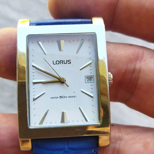 Lorus VX82-K388 Quartz Watch new, white dial, blue leather strap