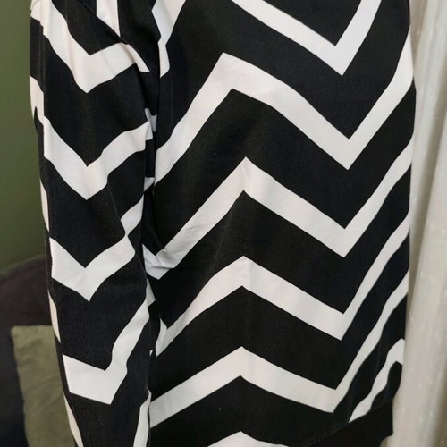 H&M blouse used with geometric pattern, size M