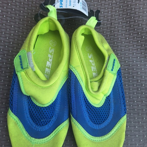 Speedo green and blue water shoes size 35 like new