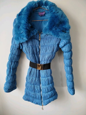 Glam rock τζιν σαν καινούργιο, τιρκουάζ, σε στενή γραμμή