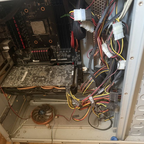 Desktop full workstation with AMD CPU and RAM