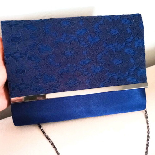Shoulder clutch bag new with chain blue