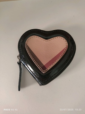 Αυθεντικό vintage Burberry πορτοφόλι καρδιάς από καμβά και λουστρίνι