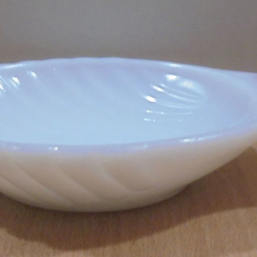 Cinzano Vermouth old promotional opaline bowl used shell-shaped