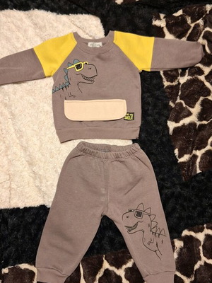 Sweatshirt set for 12 months like new