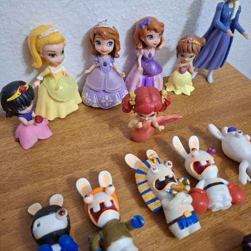 Children's figures used, set of 14