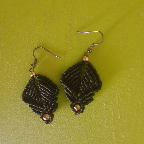 Handmade macrame earrings black