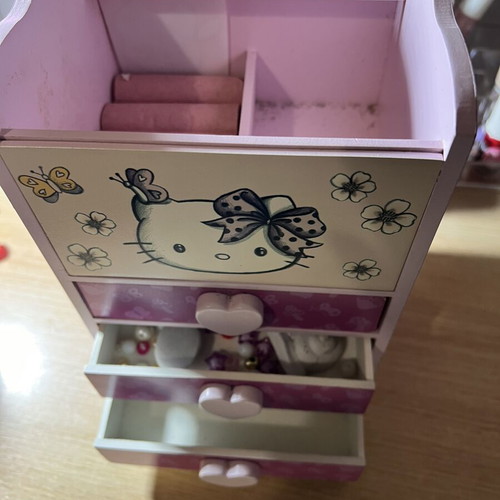 Sanrio Hello Kitty Jewelry Box like new, pink with mirror