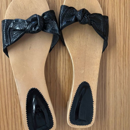 Zara slippers size 37 black like new