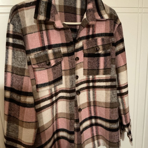 Thick shirt like new, white and pink, size L