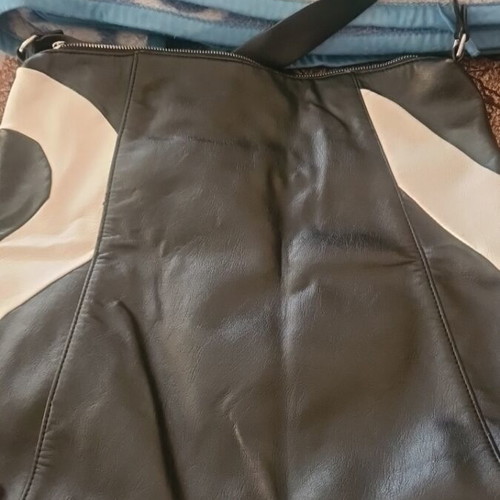 Y Not? shoulder bag black and white like new large