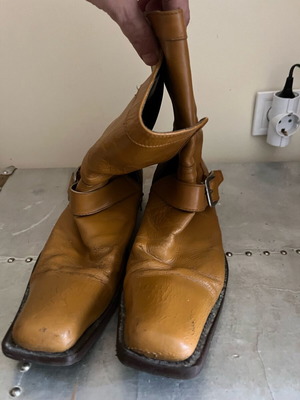 Leather boots refurbished Italian from London size 42