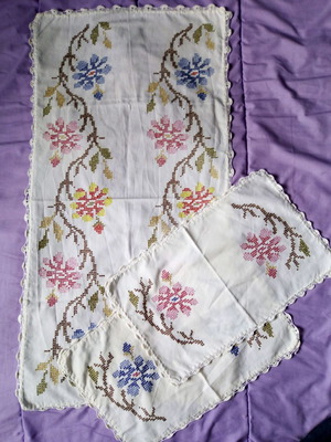 Handmade vintage table runners set of 3, 42x84 and 2 napkins 26x42 cm