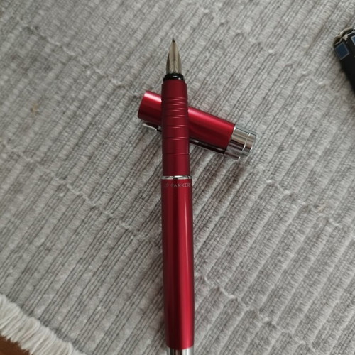 Parker Esprit fountain pen like new, Boudoir Red