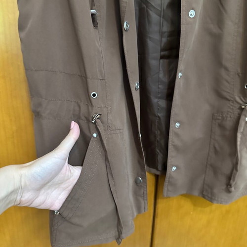 Brown Sleeveless Vest like new, practical with pockets