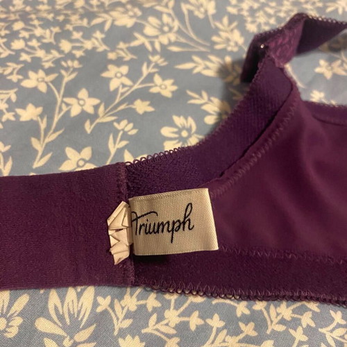 Triumph bra 80E like new, purple color