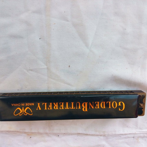 Golden Butterfly China harmonica like new, 18#3#2.3 points