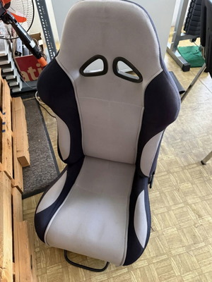 Universal car seat like new, driver side, used for dragster