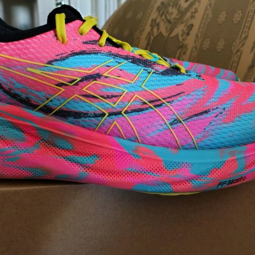 Asics Nimbus 25 athletic shoes like new, multicolor size 43.5