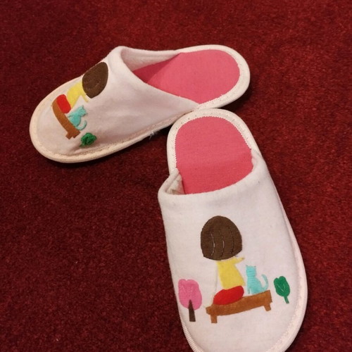 Mitsuko girls' slippers like new, pink, size 32