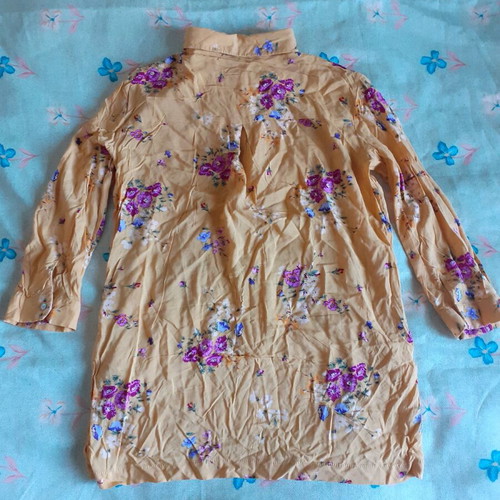 Stradivarius shirt like new, spring 3/4 sleeve with floral design