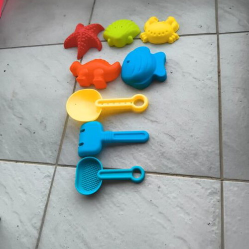 Sand toys set with molds and tools