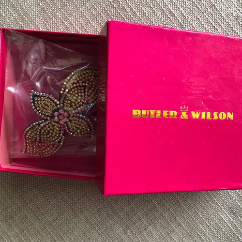 Hair clip new with rhinestones flower shape gold pink