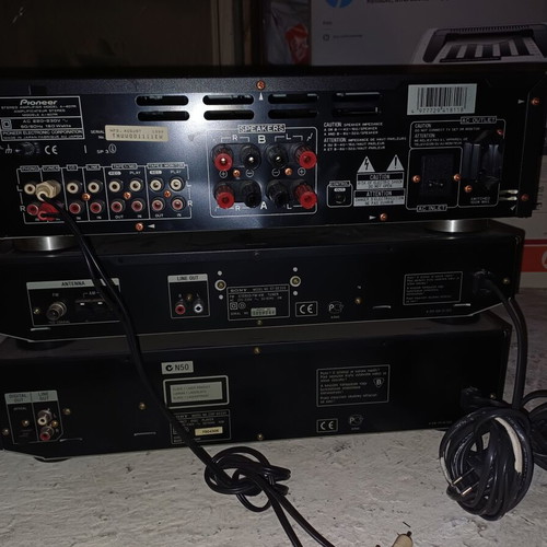 Pioneer Sony Hi-Fi Stereo Set like new, amplifier tuner CD player