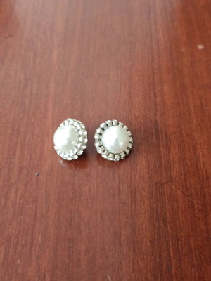 Clip earrings like new