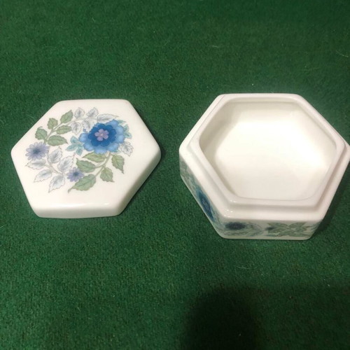 Wedgewood Clementine English Bone China Trinket Box new