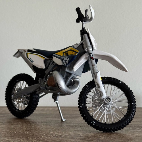 Maisto Collectible Husqvarna FE 501 Miniature used, black-yellow 1:12