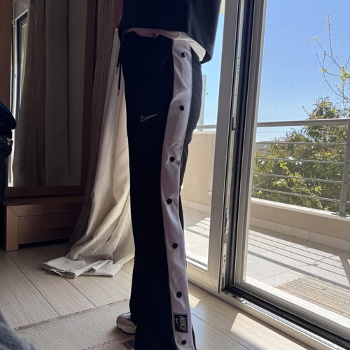 Nike tracksuit with side buttons like new, black and white