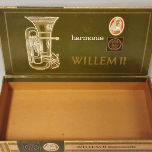 Vintage Willem II harmonie paper cigar box used