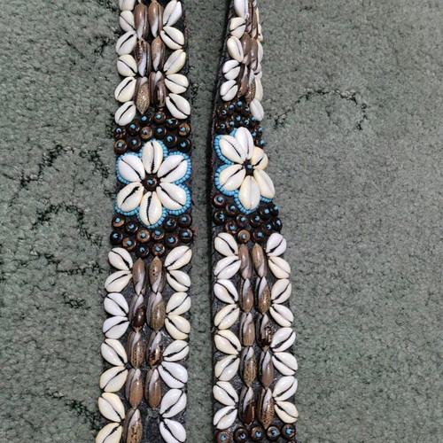 Boho vintage belt with shells and beads like new