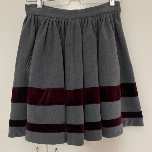 Madame Shoushou wool pleated skirt grey like new, size M