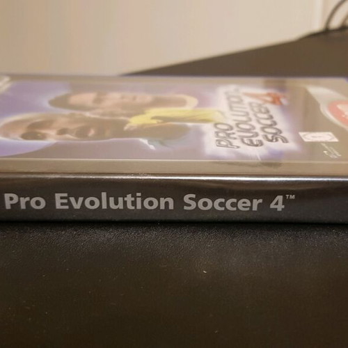Pro Evolution Soccer PS2 used, disc and case in excellent condition