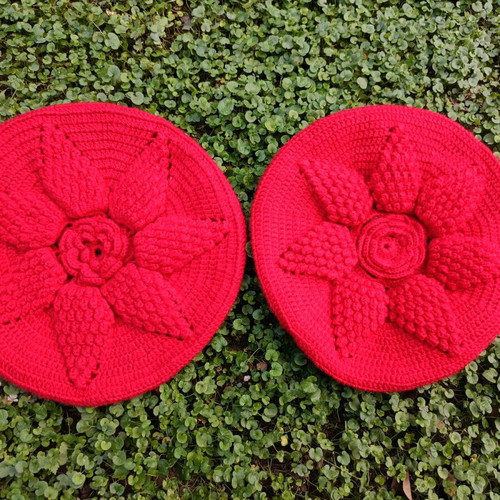 Handmade pillows pair, pure virgin wool, 38 cm diameter