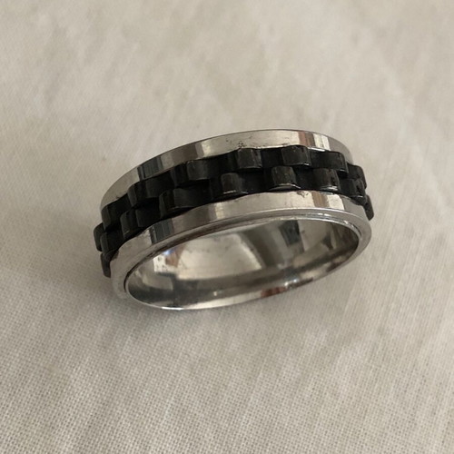 Men's steel ring used with movable middle part