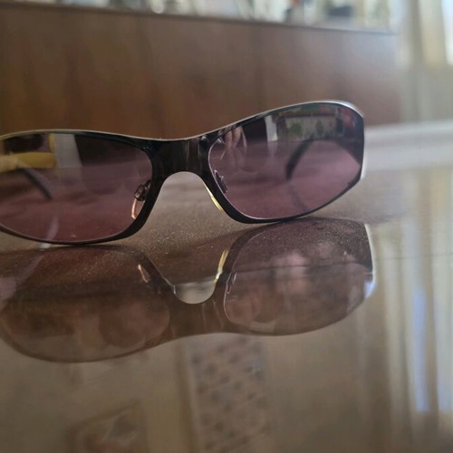 Killer Loop sunglasses used with pink mirror lens and defect
