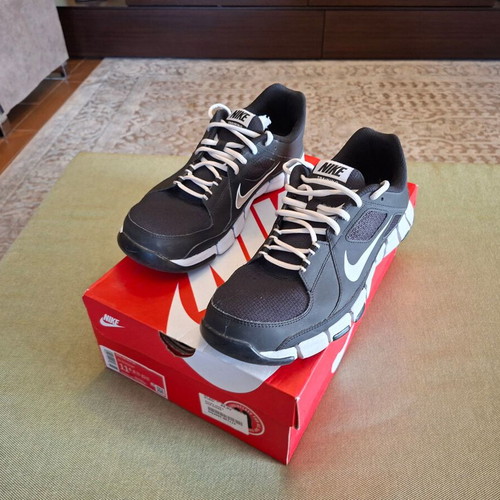 Nike T-Lite XI training shoes black white size 45