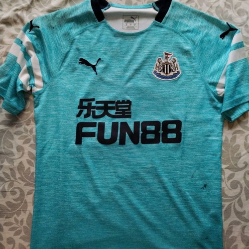 Newcastle United football shirt medium used