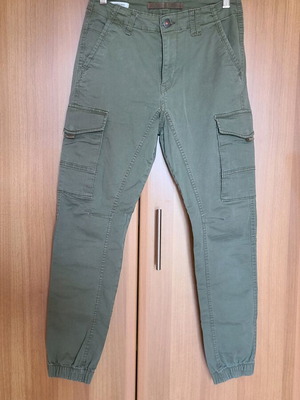 Jack & Jones Cargo slim fit khaki pants like new