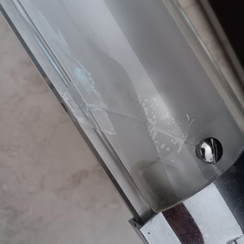 Bathroom light used with one defect