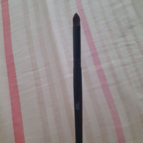 Dust and Cream eyeshadow brush like new