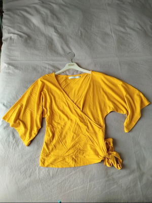 Zara wrap blouse like new, yellow, size M