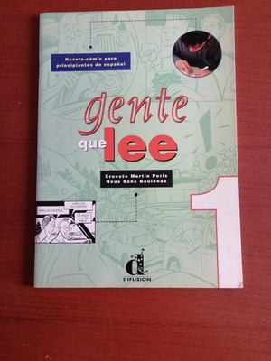 Gente que lee Spanish learning aid new