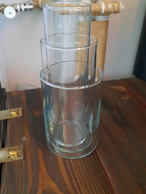 Set of 3 glass vases like new