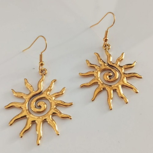 Sun-shaped dangle earrings gold color, new