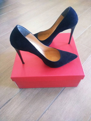 Black pumps used no 40